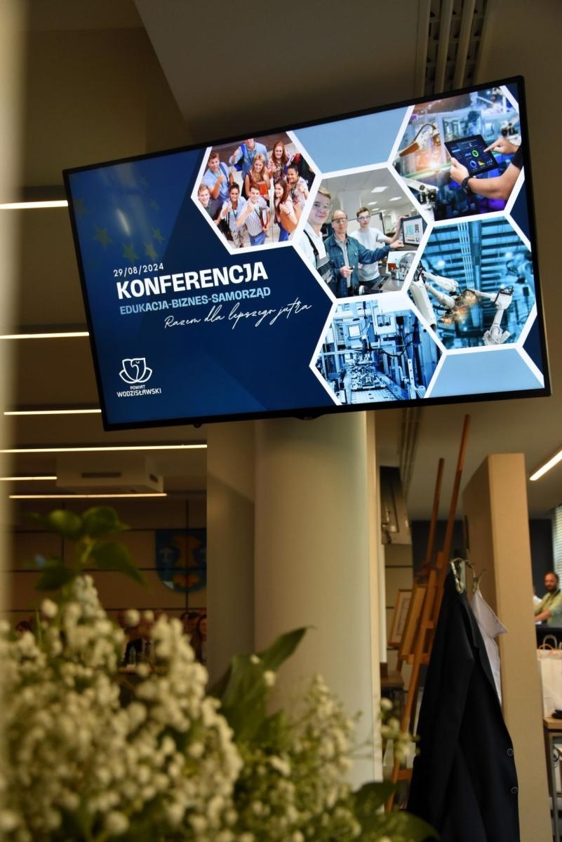 Zdjęcie w galerii na portalu naszwodzislaw.com: O szkolnictwie zawodowym i rynku pracy w międzynarodowym gronie [FOTO] wiadomości z regionu