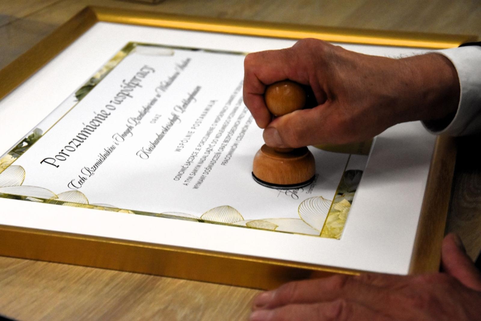 Zdjęcie w galerii na portalu naszwodzislaw.com: O szkolnictwie zawodowym i rynku pracy w międzynarodowym gronie [FOTO] wiadomości z regionu