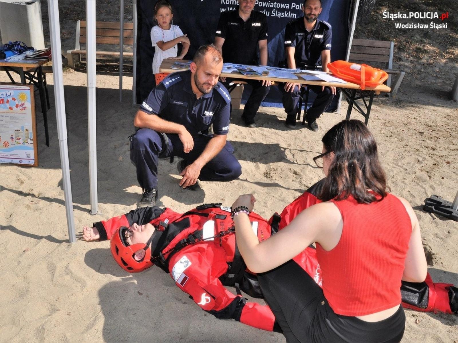 Zdjęcie w galerii na portalu naszwodzislaw.com: Wspólne działania służb na wodzisławskim Balatonie [FOTO] wiadomości z regionu