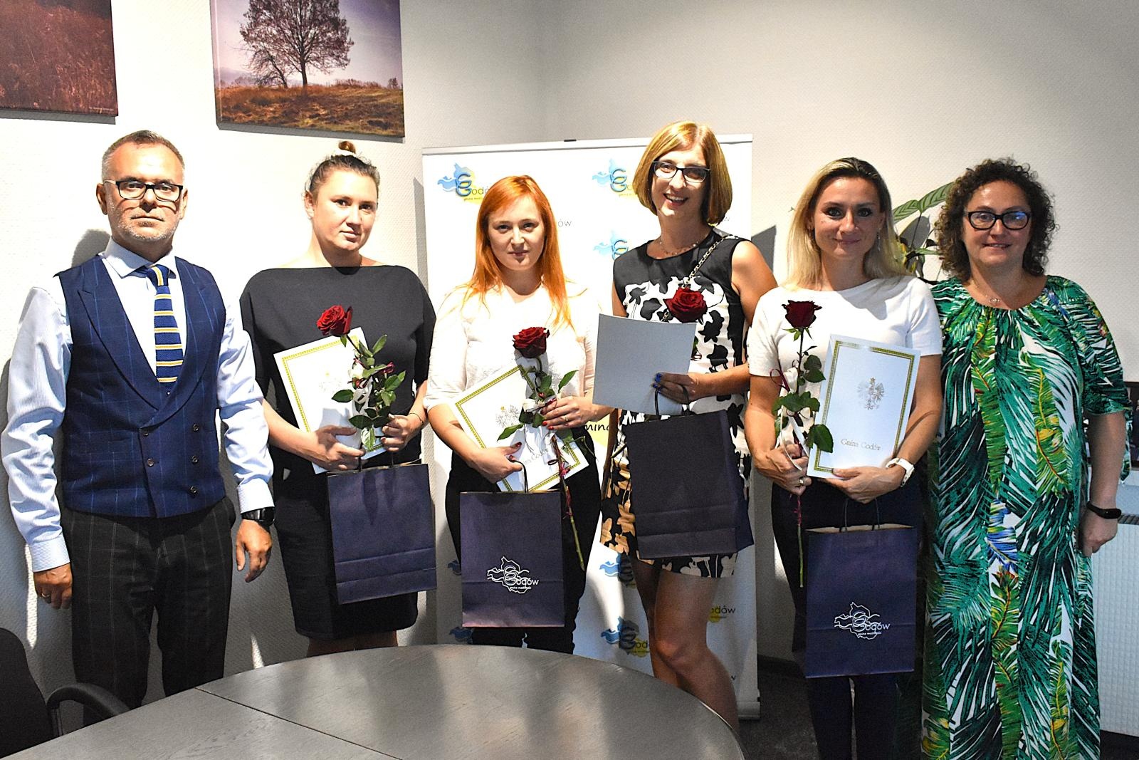 Zdjęcie w galerii na portalu naszwodzislaw.com: Kolejni nauczyciele z gminy Godów z mianowaniem wiadomości z regionu