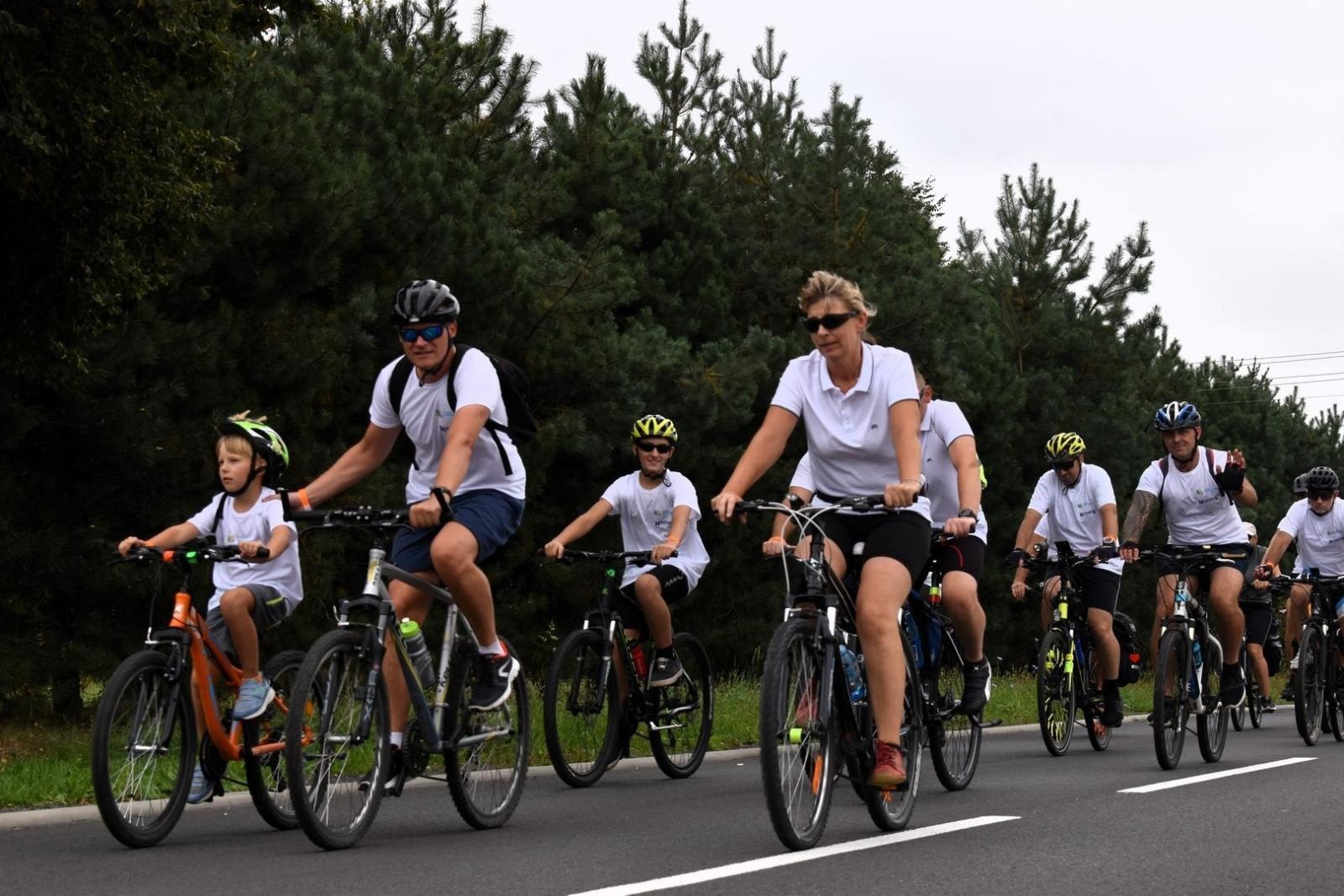 Zdjęcie w galerii na portalu naszwodzislaw.com: Setki uczestników Powiatowego Rajdu Rowerowego [FOTO] wiadomości z regionu