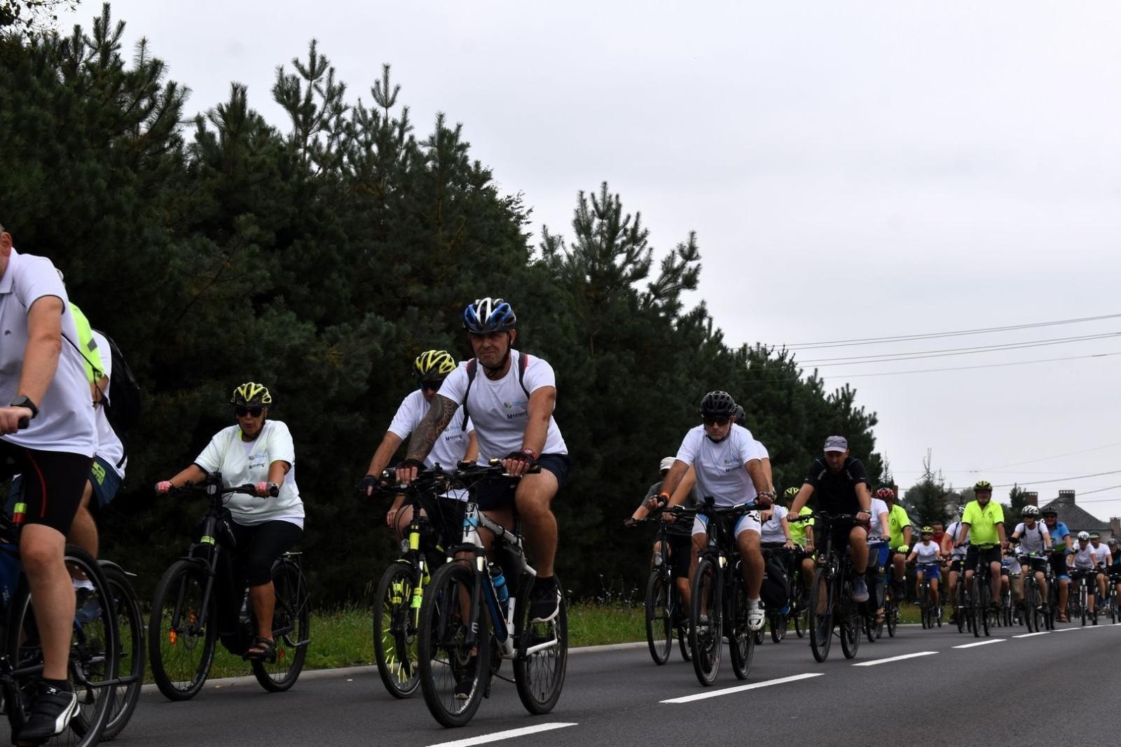 Zdjęcie w galerii na portalu naszwodzislaw.com: Setki uczestników Powiatowego Rajdu Rowerowego [FOTO] wiadomości z regionu