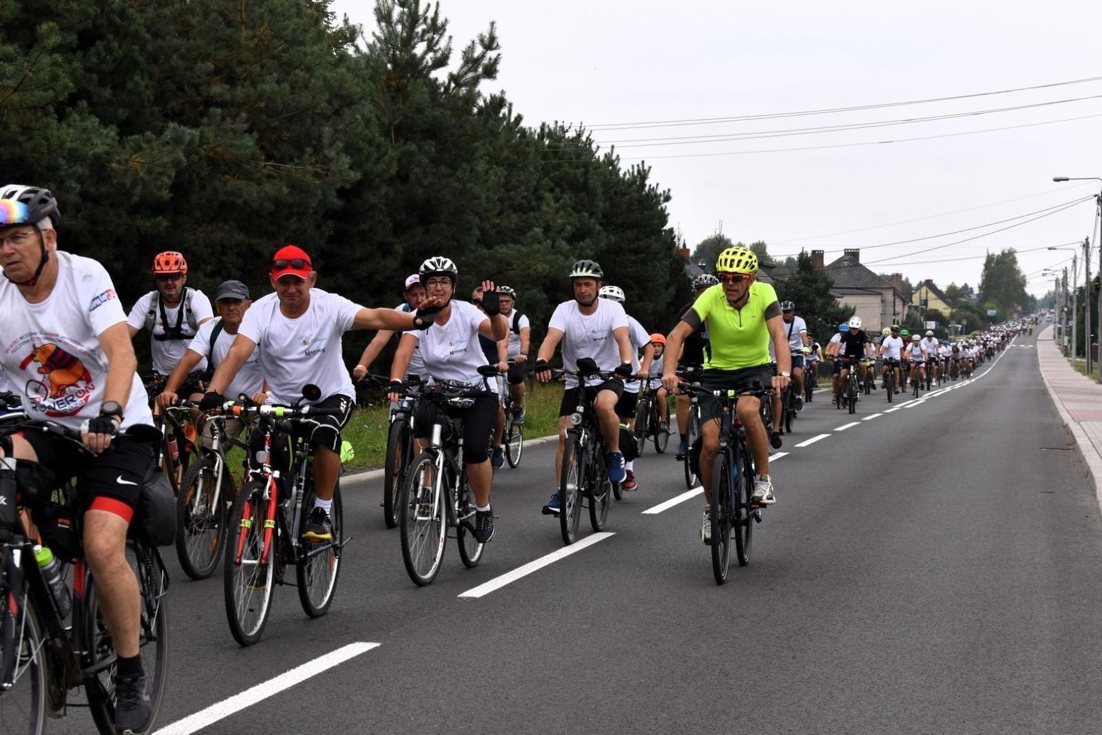 Zdjęcie w galerii na portalu naszwodzislaw.com: Setki uczestników Powiatowego Rajdu Rowerowego [FOTO] wiadomości z regionu