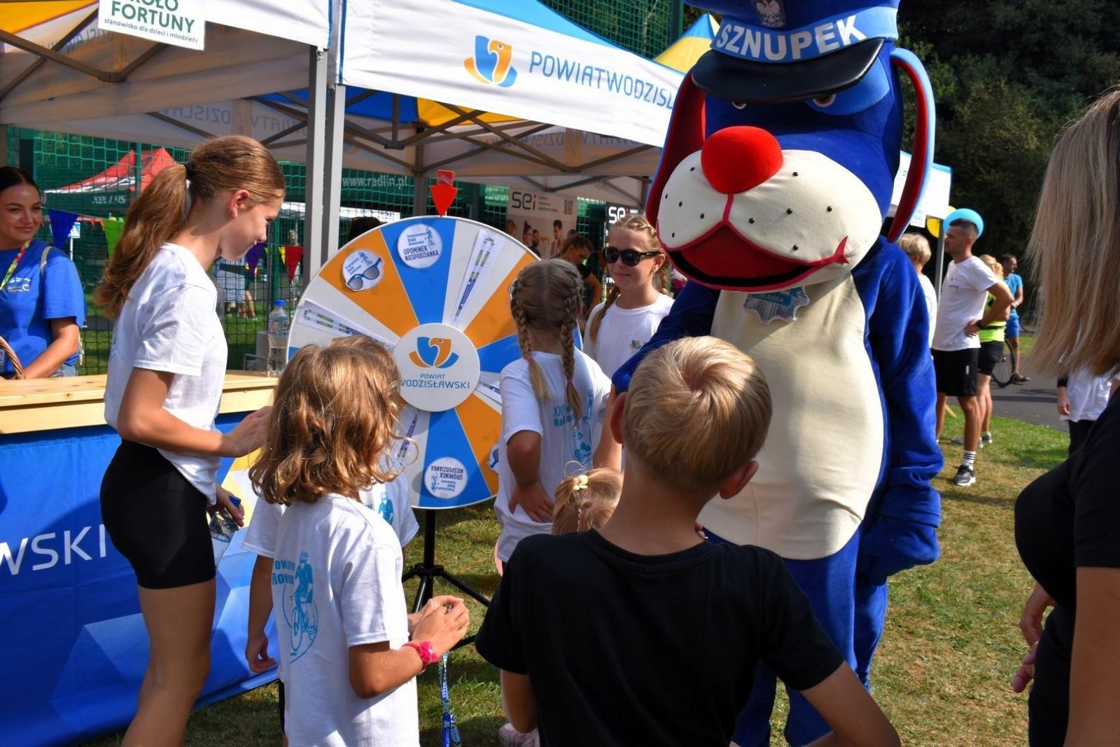 Zdjęcie w galerii na portalu naszwodzislaw.com: Setki uczestników Powiatowego Rajdu Rowerowego [FOTO] wiadomości z regionu