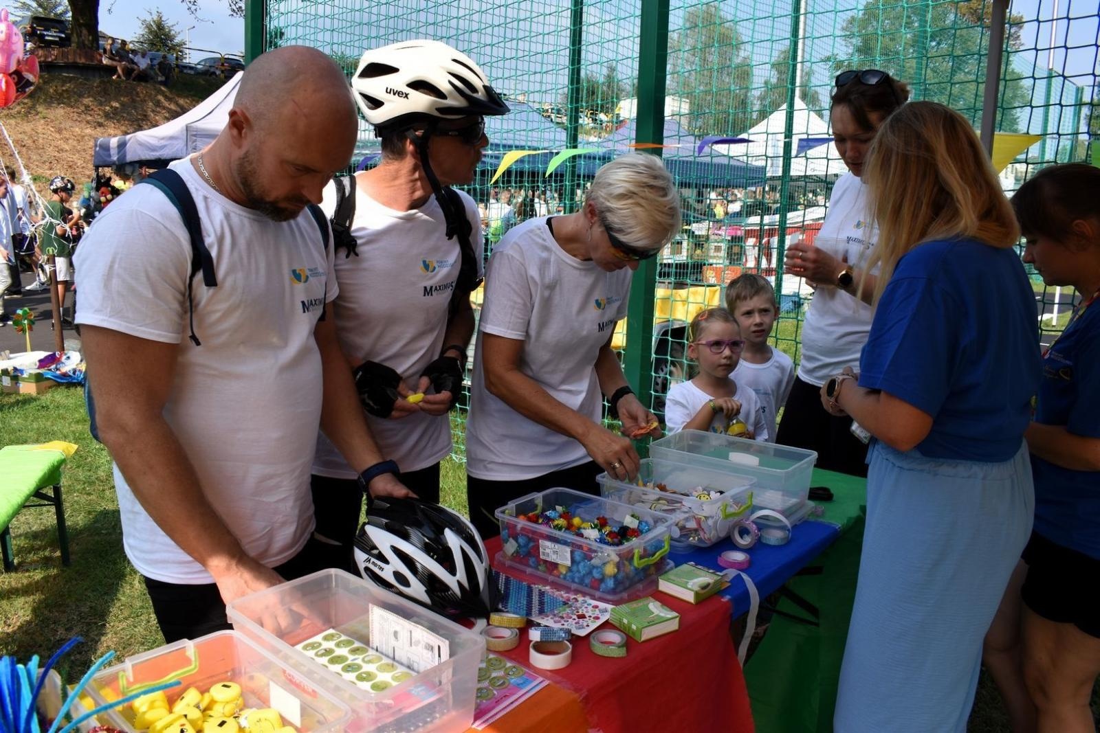 Zdjęcie w galerii na portalu naszwodzislaw.com: Setki uczestników Powiatowego Rajdu Rowerowego [FOTO] wiadomości z regionu