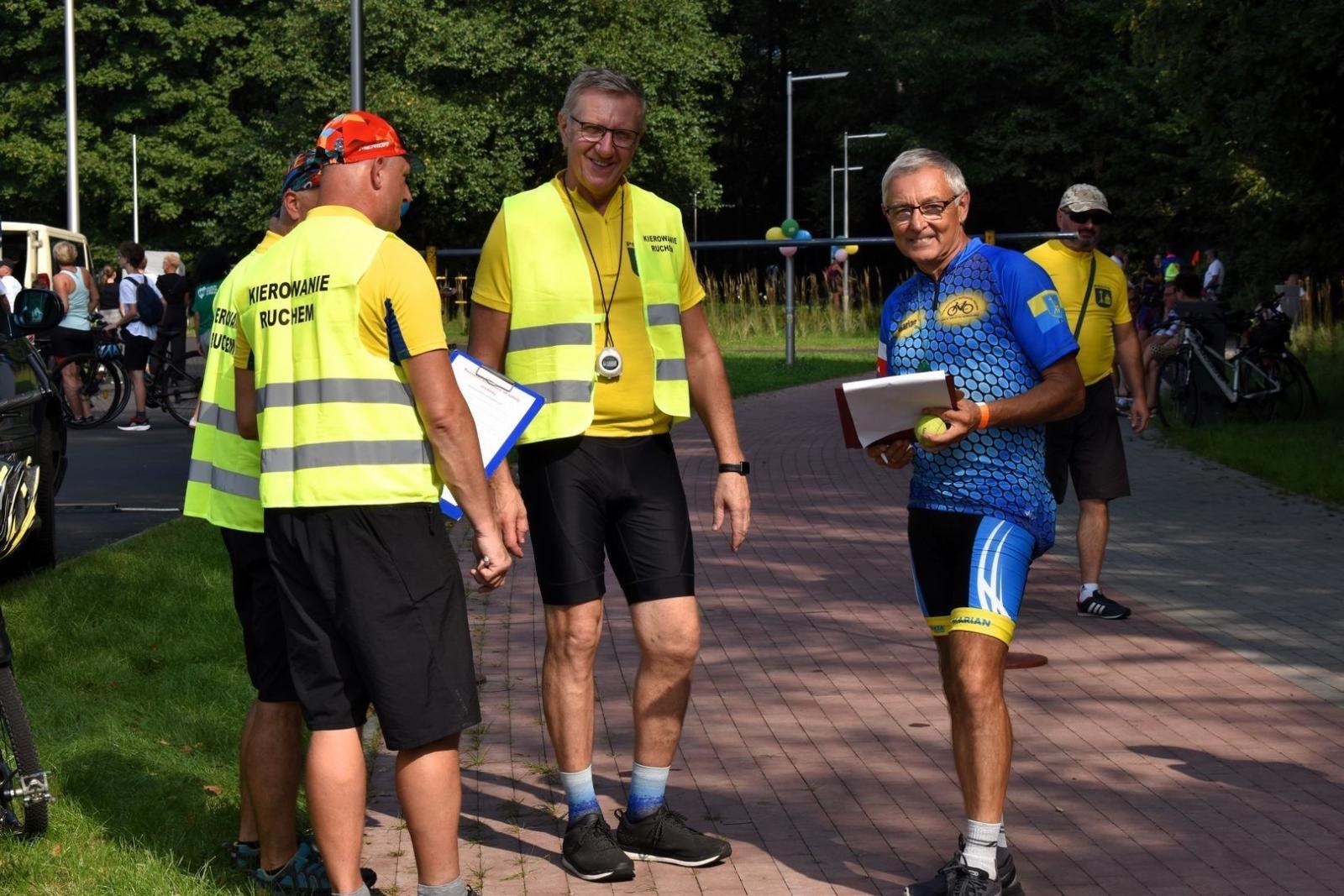 Zdjęcie w galerii na portalu naszwodzislaw.com: Setki uczestników Powiatowego Rajdu Rowerowego [FOTO] wiadomości z regionu
