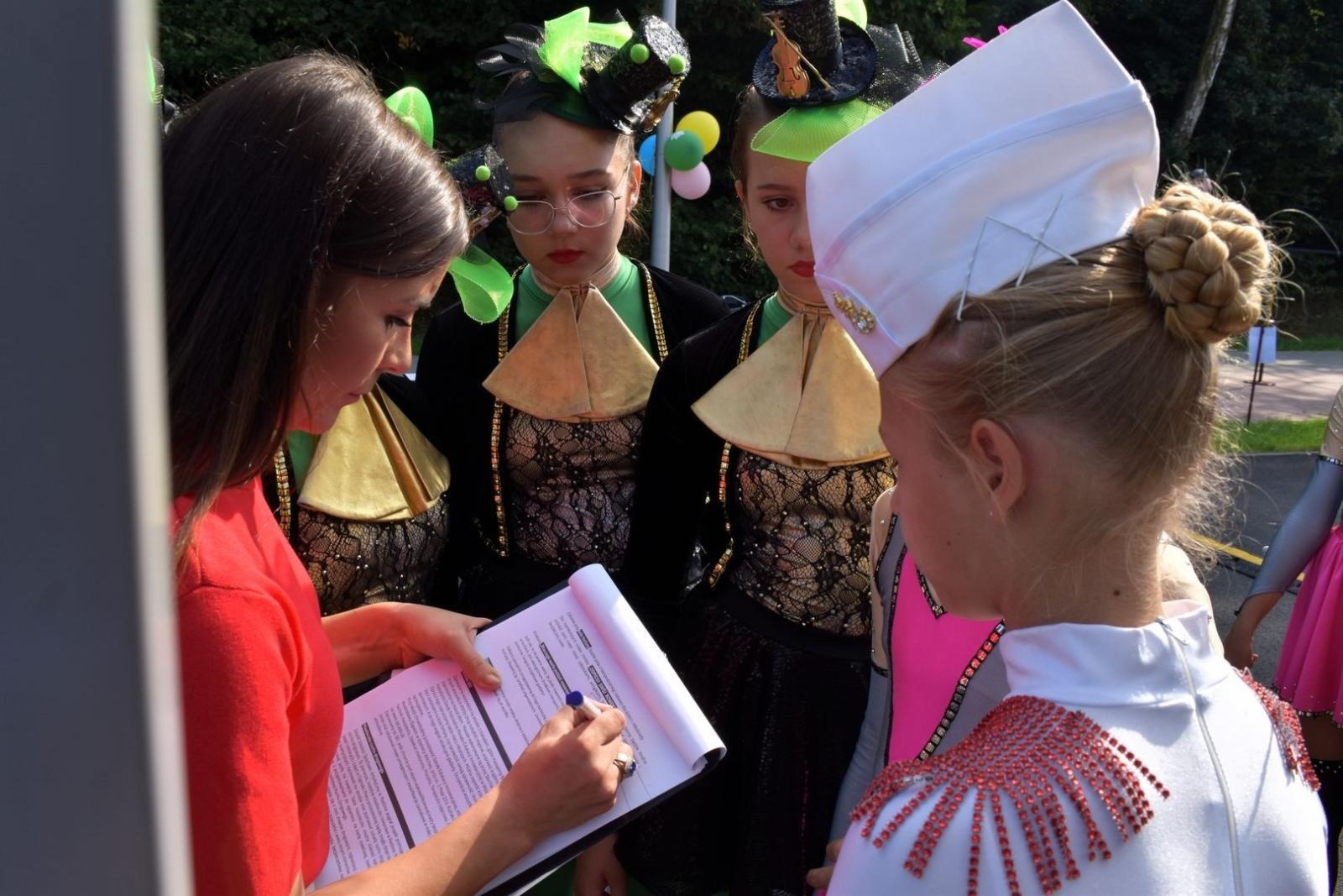 Zdjęcie w galerii na portalu naszwodzislaw.com: Setki uczestników Powiatowego Rajdu Rowerowego [FOTO] wiadomości z regionu