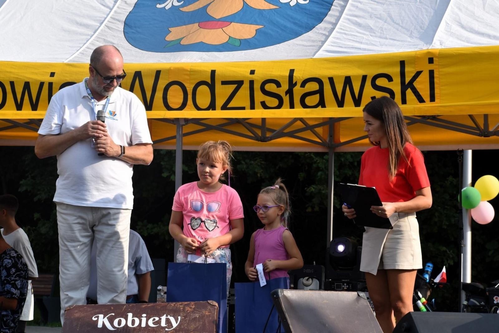 Zdjęcie w galerii na portalu naszwodzislaw.com: Setki uczestników Powiatowego Rajdu Rowerowego [FOTO] wiadomości z regionu