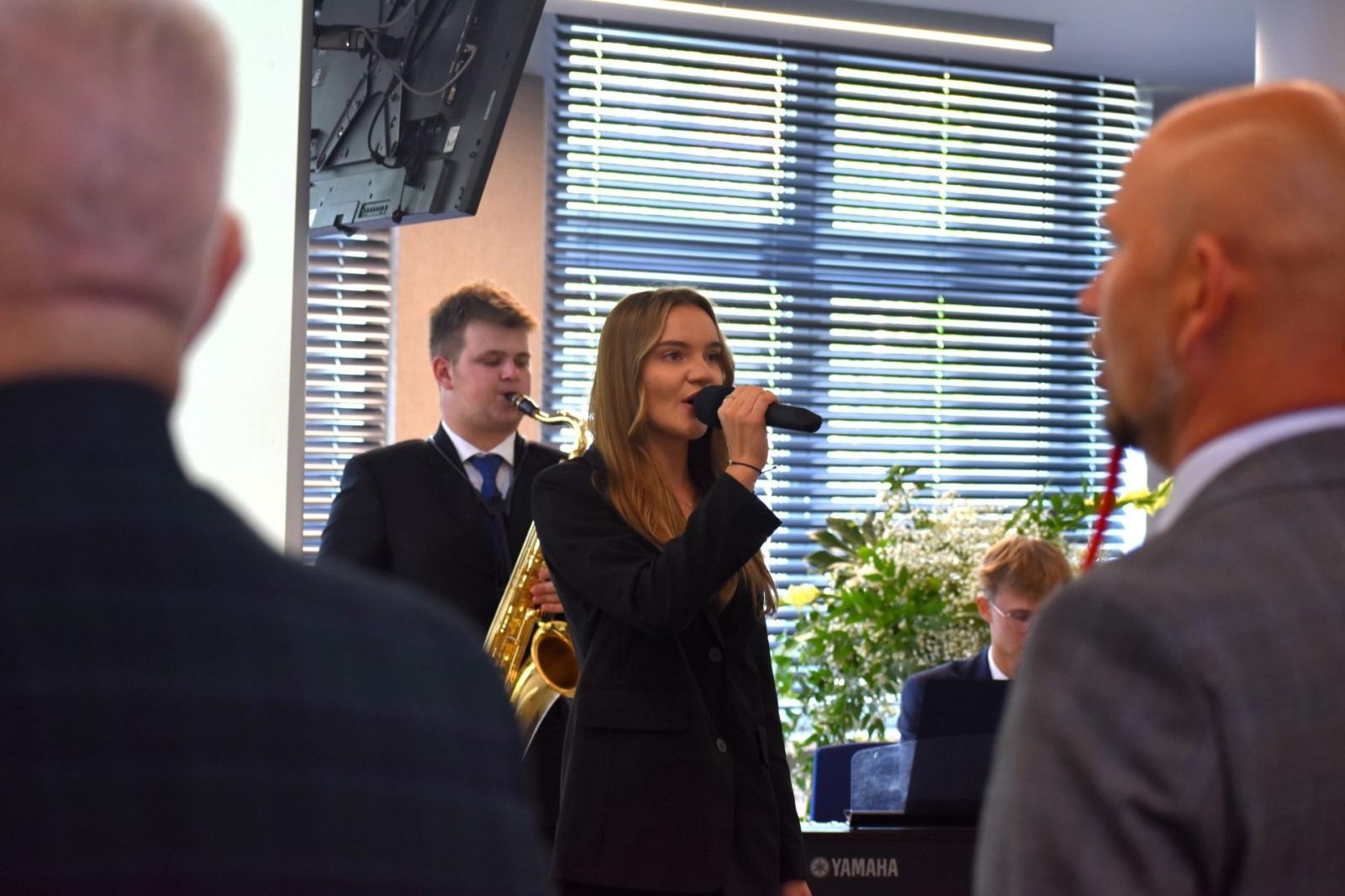 Zdjęcie w galerii na portalu naszwodzislaw.com: Nowi dyrektorzy i awanse. Powiatowa inauguracja roku szkolnego [FOTO] wiadomości z regionu