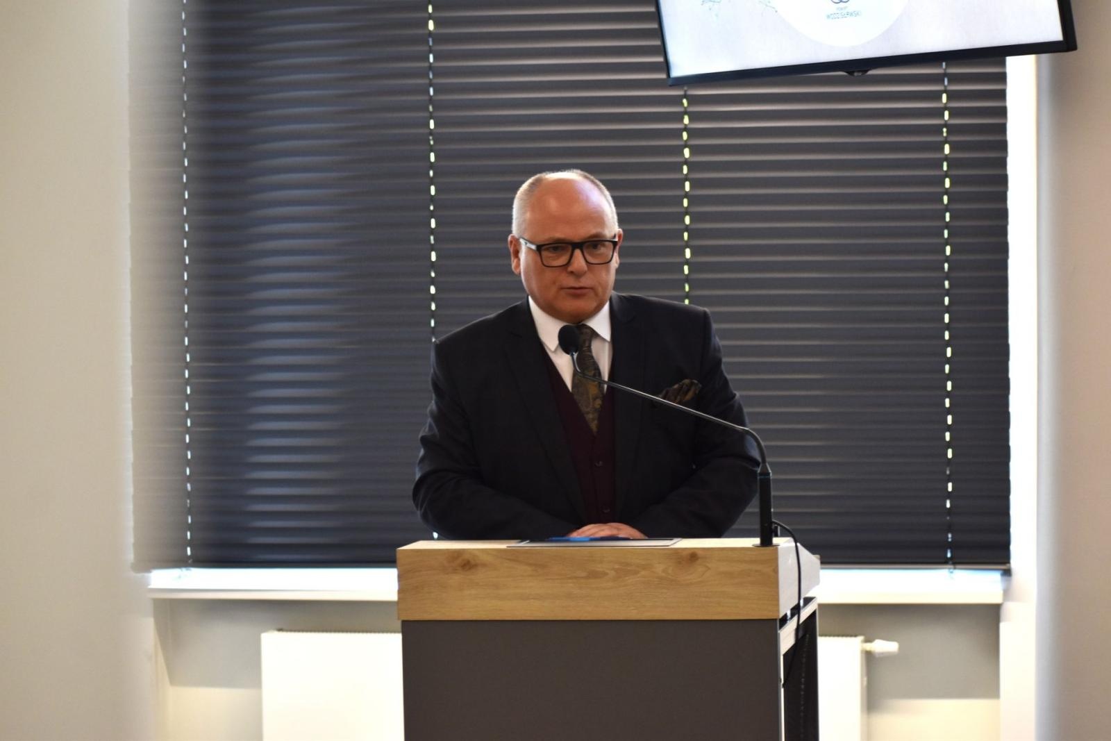 Zdjęcie w galerii na portalu naszwodzislaw.com: Nowi dyrektorzy i awanse. Powiatowa inauguracja roku szkolnego [FOTO] wiadomości z regionu