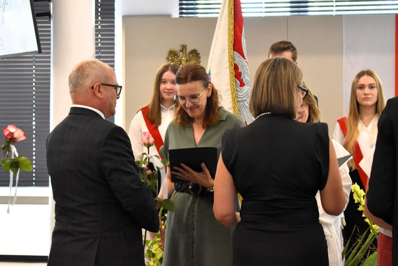 Zdjęcie w galerii na portalu naszwodzislaw.com: Nowi dyrektorzy i awanse. Powiatowa inauguracja roku szkolnego [FOTO] wiadomości z regionu