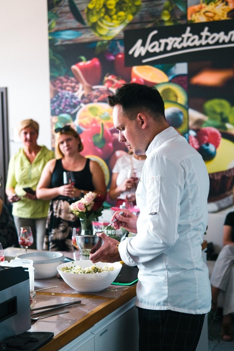 Zdjęcie w galerii na portalu naszwodzislaw.com: RÓŻnorodność smaków. Warsztaty kulinarne z WCK [FOTO] wiadomości z regionu