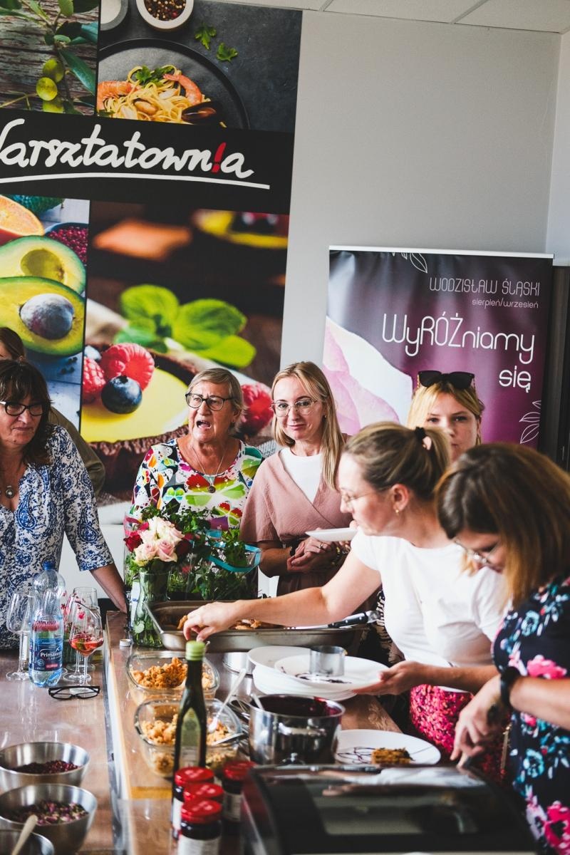 Zdjęcie w galerii na portalu naszwodzislaw.com: RÓŻnorodność smaków. Warsztaty kulinarne z WCK [FOTO] wiadomości z regionu