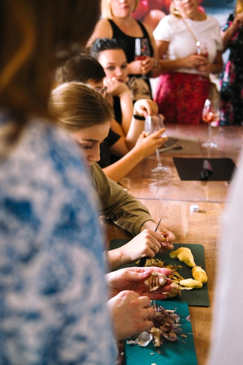 Zdjęcie w galerii na portalu naszwodzislaw.com: RÓŻnorodność smaków. Warsztaty kulinarne z WCK [FOTO] wiadomości z regionu