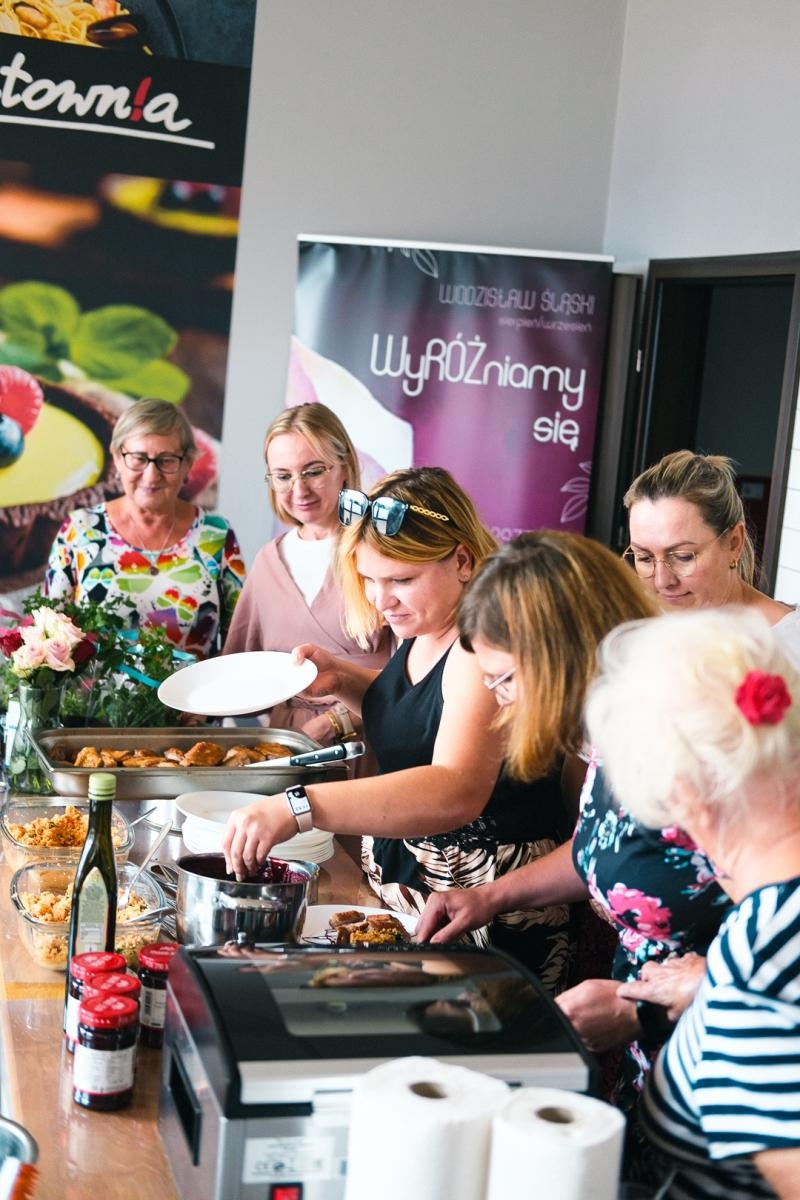 Zdjęcie w galerii na portalu naszwodzislaw.com: RÓŻnorodność smaków. Warsztaty kulinarne z WCK [FOTO] wiadomości z regionu