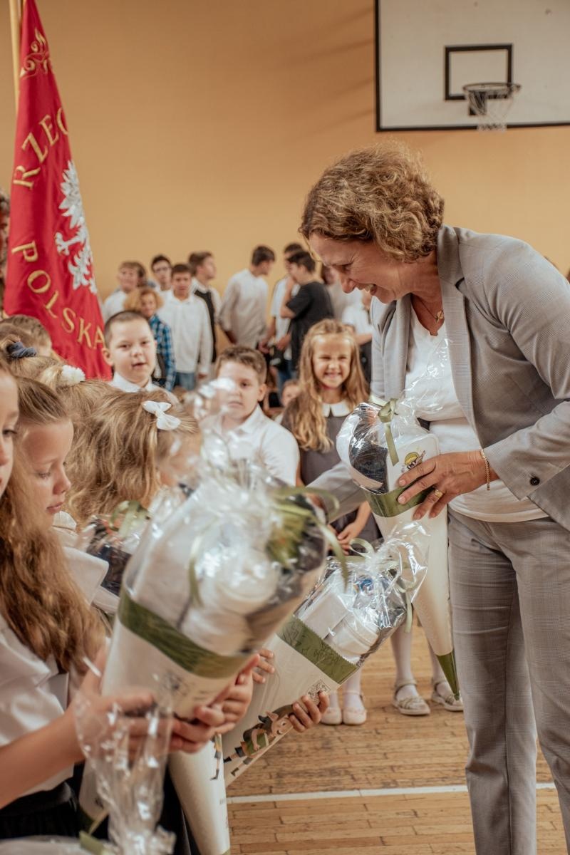 Zdjęcie w galerii na portalu naszwodzislaw.com: Wakacji nadszedł kres. W Wodzisławiu Śląskim zainaugurowano nowy rok szkolny [FOTO] wiadomości z regionu