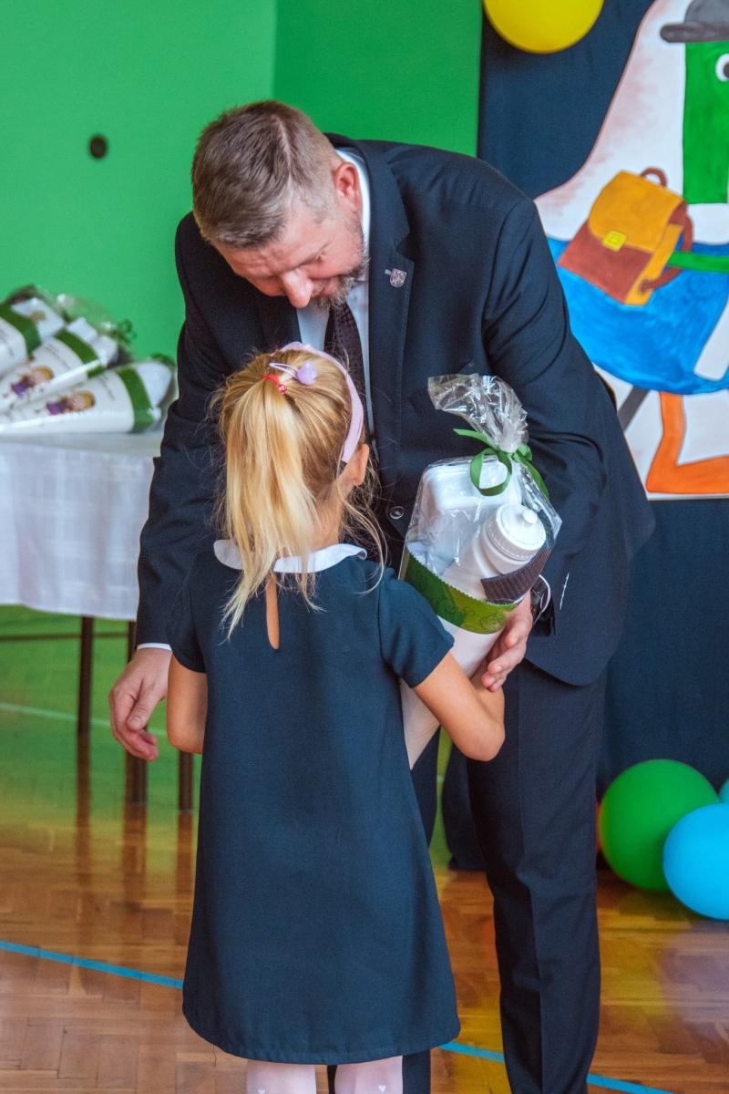 Zdjęcie w galerii na portalu naszwodzislaw.com: Wakacji nadszedł kres. W Wodzisławiu Śląskim zainaugurowano nowy rok szkolny [FOTO] wiadomości z regionu