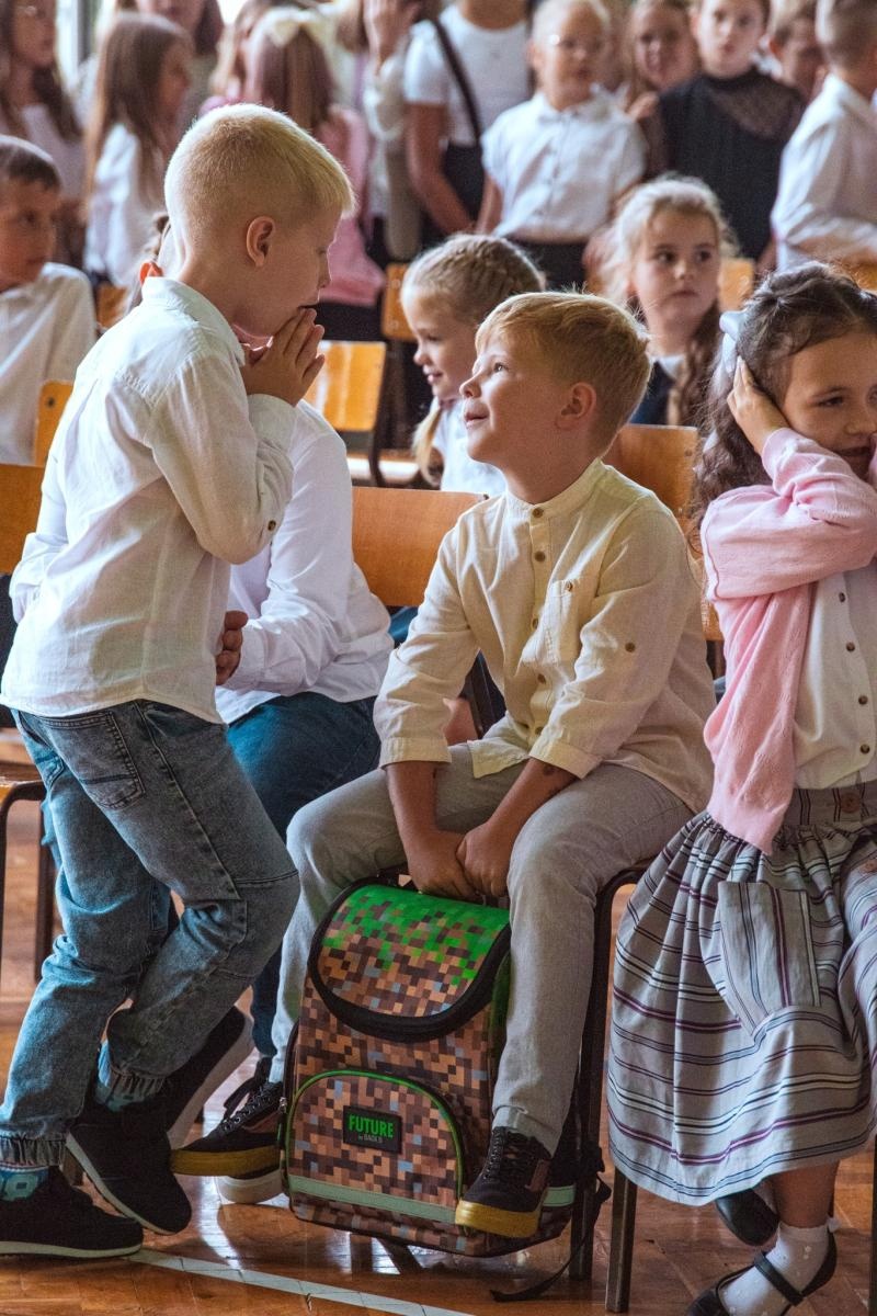 Zdjęcie w galerii na portalu naszwodzislaw.com: Wakacji nadszedł kres. W Wodzisławiu Śląskim zainaugurowano nowy rok szkolny [FOTO] wiadomości z regionu