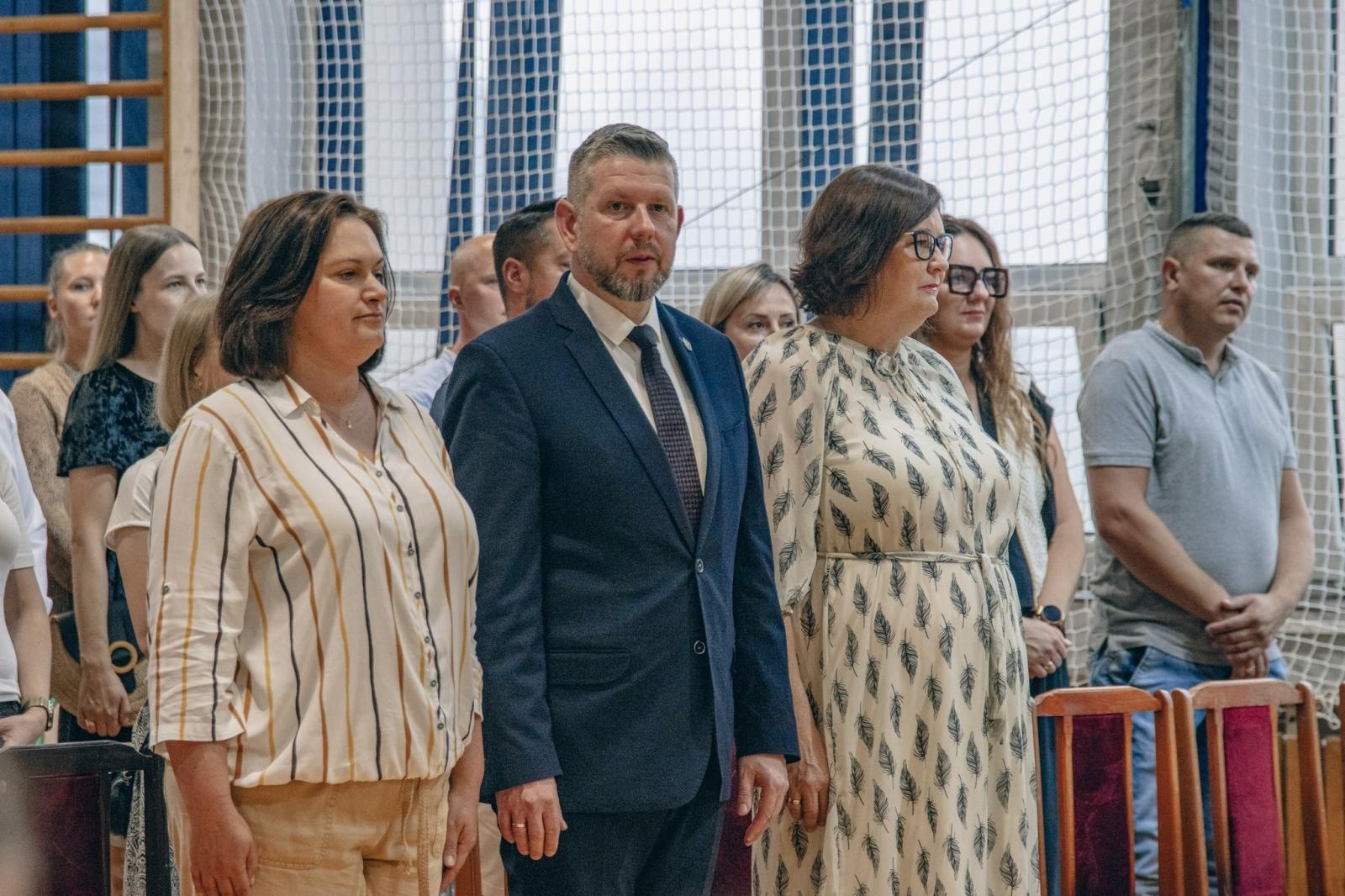 Zdjęcie w galerii na portalu naszwodzislaw.com: Wakacji nadszedł kres. W Wodzisławiu Śląskim zainaugurowano nowy rok szkolny [FOTO] wiadomości z regionu