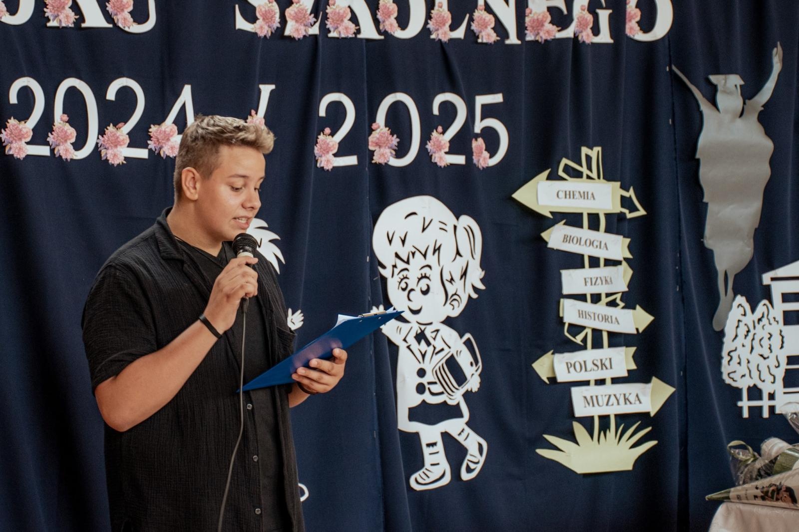 Zdjęcie w galerii na portalu naszwodzislaw.com: Wakacji nadszedł kres. W Wodzisławiu Śląskim zainaugurowano nowy rok szkolny [FOTO] wiadomości z regionu