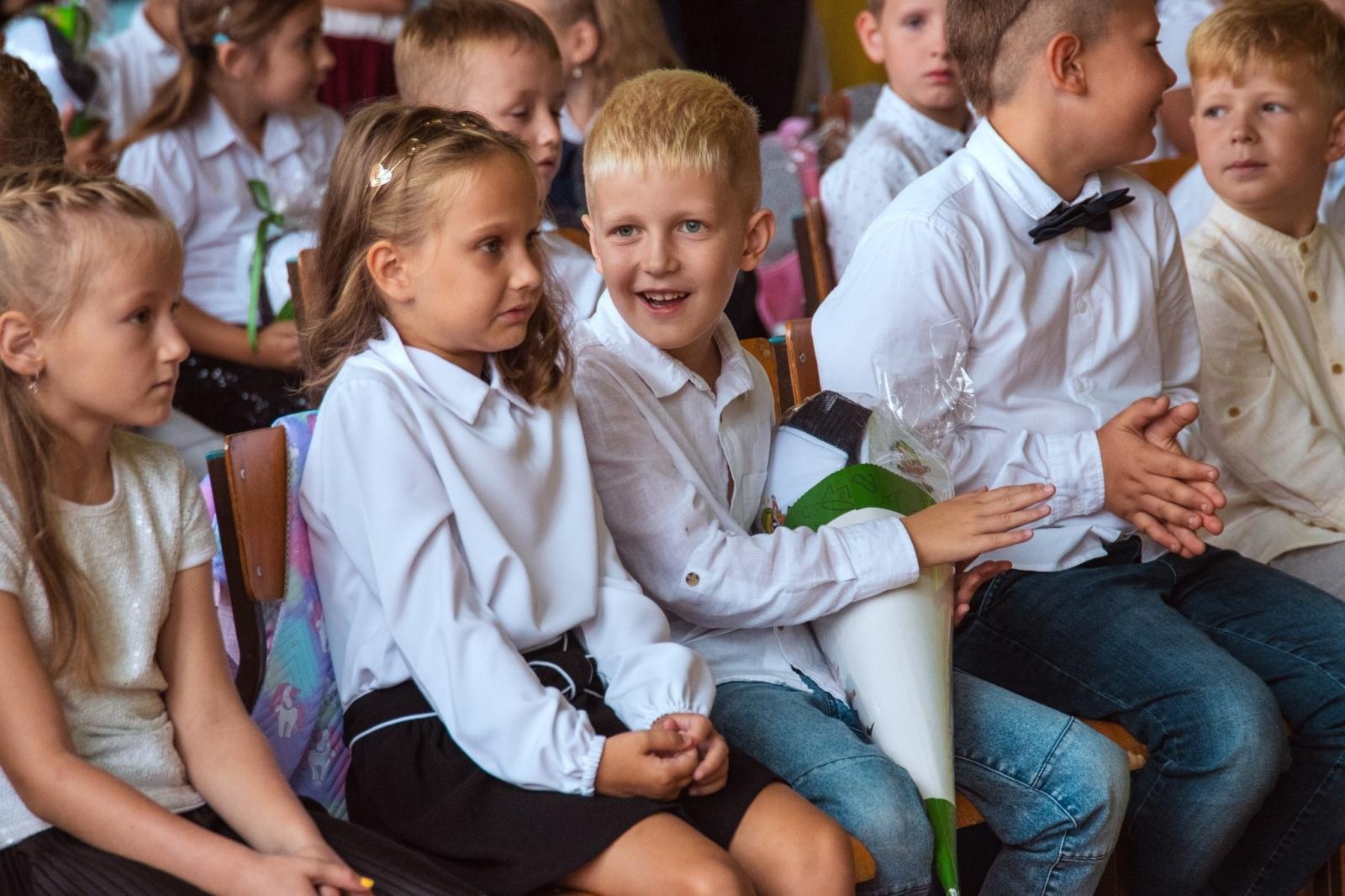 Zdjęcie w galerii na portalu naszwodzislaw.com: Wakacji nadszedł kres. W Wodzisławiu Śląskim zainaugurowano nowy rok szkolny [FOTO] wiadomości z regionu
