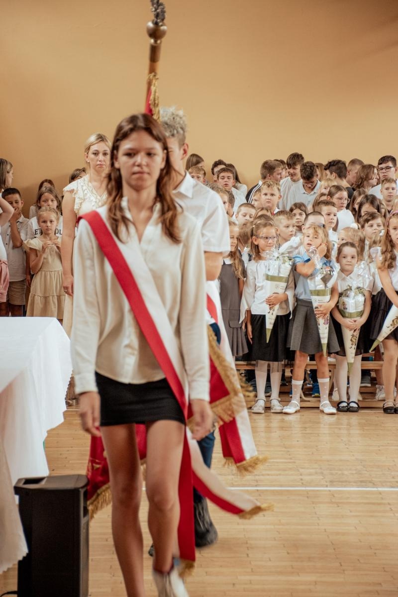 Zdjęcie w galerii na portalu naszwodzislaw.com: Wakacji nadszedł kres. W Wodzisławiu Śląskim zainaugurowano nowy rok szkolny [FOTO] wiadomości z regionu