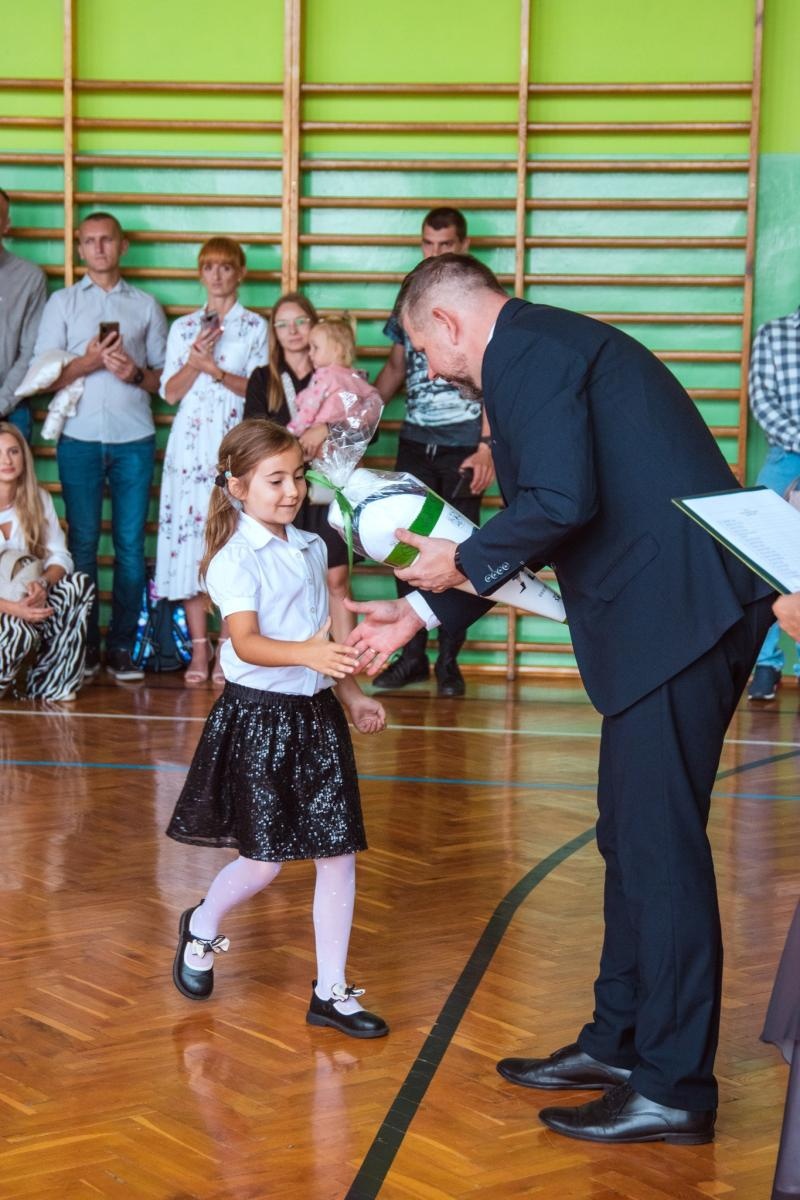 Zdjęcie w galerii na portalu naszwodzislaw.com: Wakacji nadszedł kres. W Wodzisławiu Śląskim zainaugurowano nowy rok szkolny [FOTO] wiadomości z regionu