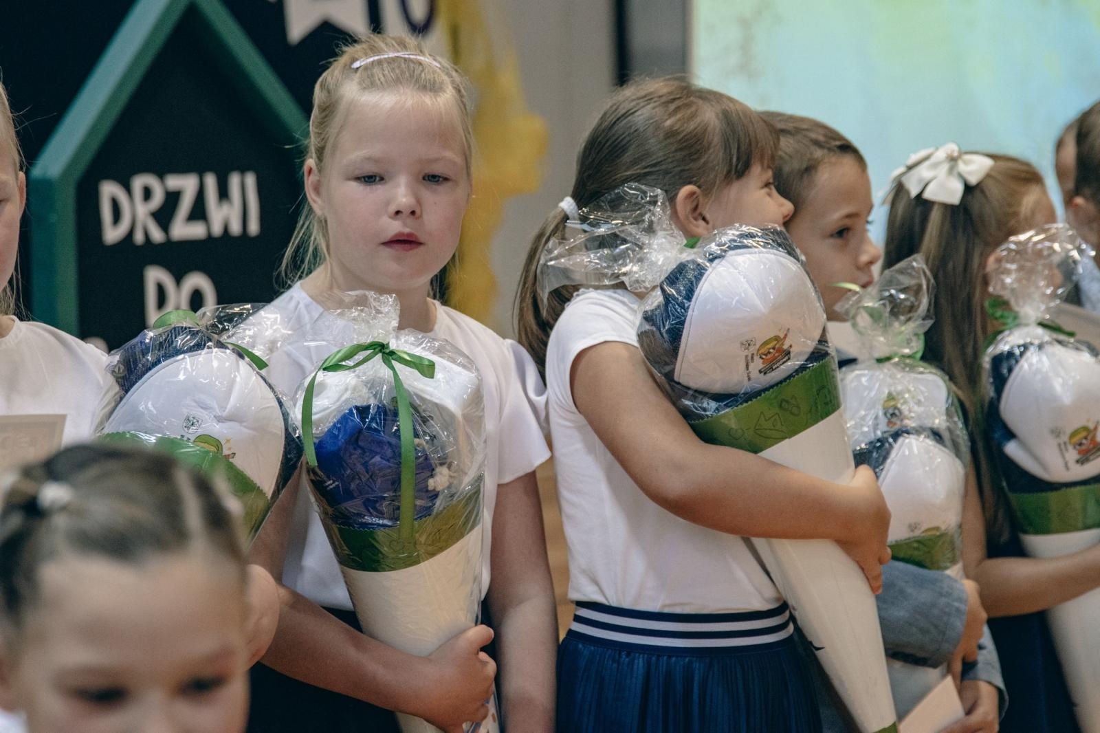 Zdjęcie w galerii na portalu naszwodzislaw.com: Wakacji nadszedł kres. W Wodzisławiu Śląskim zainaugurowano nowy rok szkolny [FOTO] wiadomości z regionu