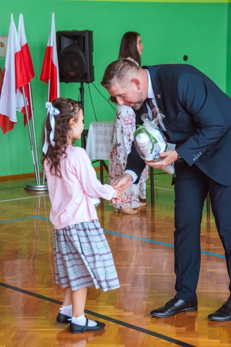 Zdjęcie w galerii na portalu naszwodzislaw.com: Wakacji nadszedł kres. W Wodzisławiu Śląskim zainaugurowano nowy rok szkolny [FOTO] wiadomości z regionu