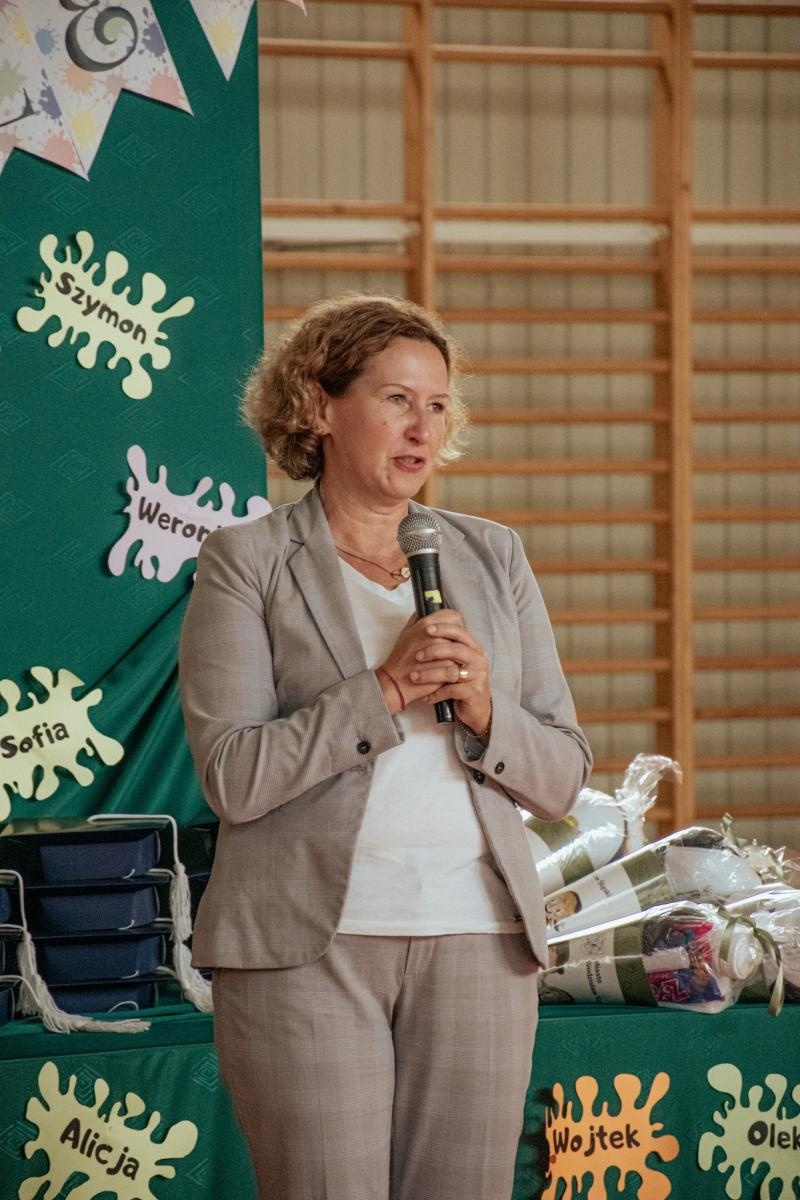 Zdjęcie w galerii na portalu naszwodzislaw.com: Wakacji nadszedł kres. W Wodzisławiu Śląskim zainaugurowano nowy rok szkolny [FOTO] wiadomości z regionu