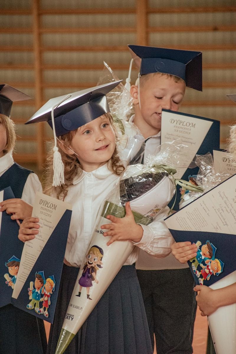 Zdjęcie w galerii na portalu naszwodzislaw.com: Wakacji nadszedł kres. W Wodzisławiu Śląskim zainaugurowano nowy rok szkolny [FOTO] wiadomości z regionu