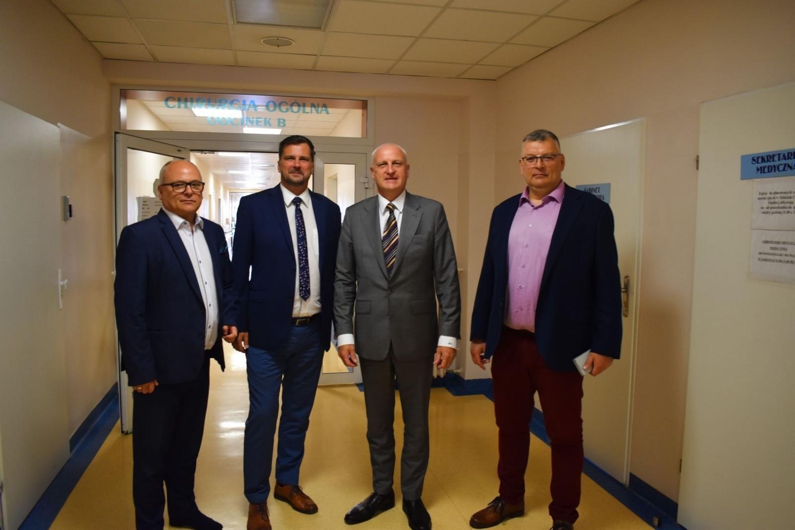 Zdjęcie w galerii na portalu naszwodzislaw.com: Wiceminister zdrowia z wizytą w Powiecie Wodzisławskim wiadomości z regionu