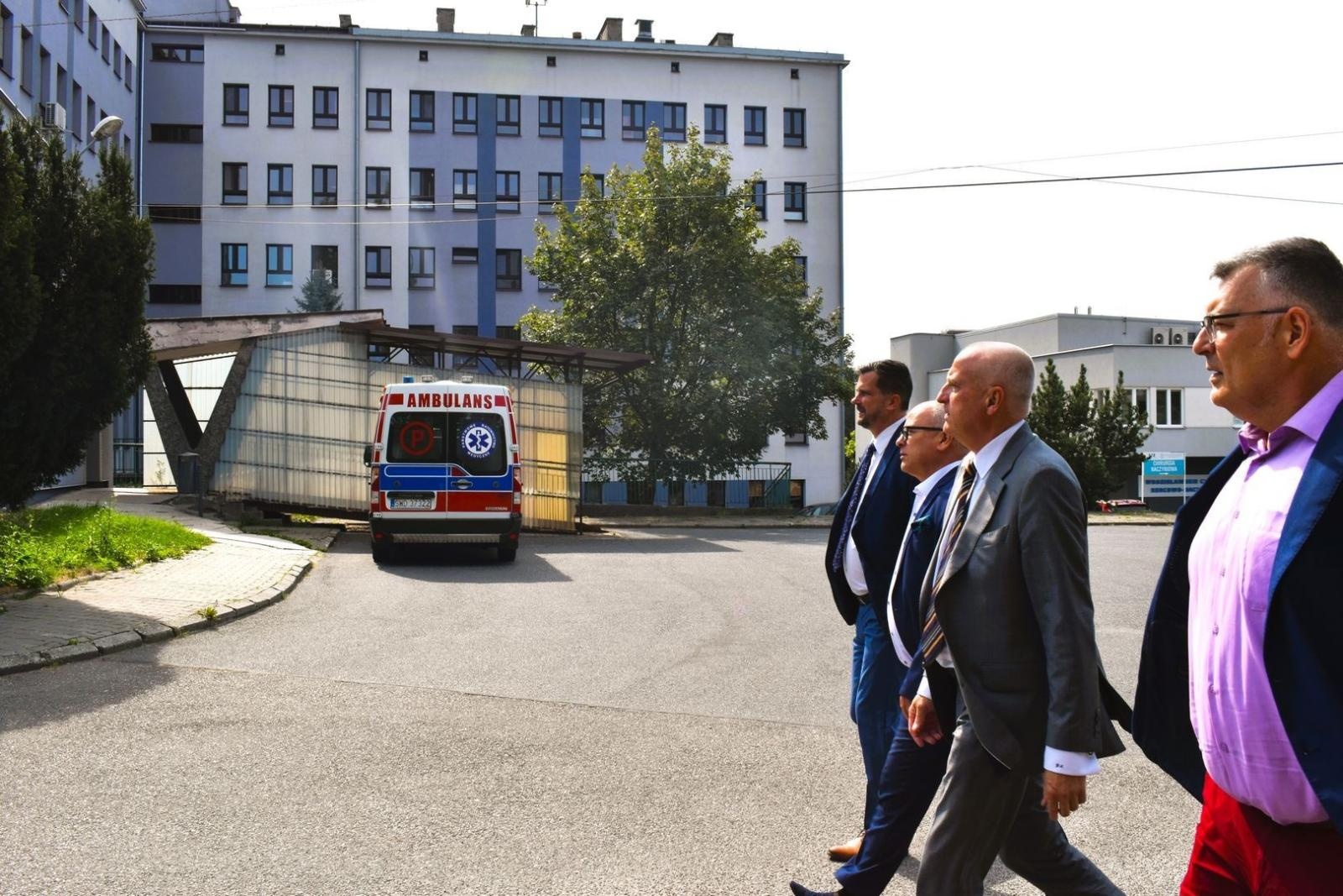 Zdjęcie w galerii na portalu naszwodzislaw.com: Wiceminister zdrowia z wizytą w Powiecie Wodzisławskim wiadomości z regionu