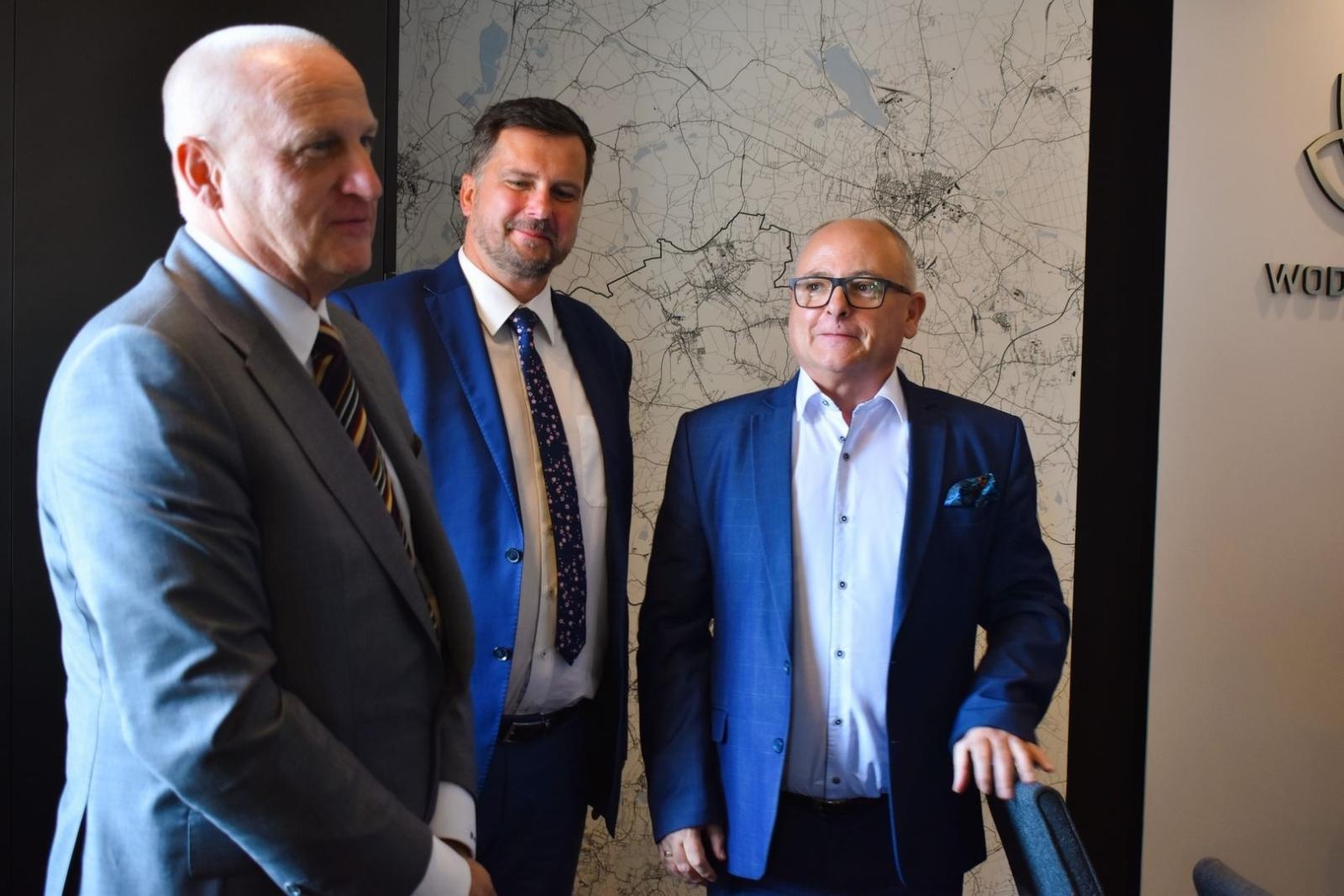 Zdjęcie w galerii na portalu naszwodzislaw.com: Wiceminister zdrowia z wizytą w Powiecie Wodzisławskim wiadomości z regionu