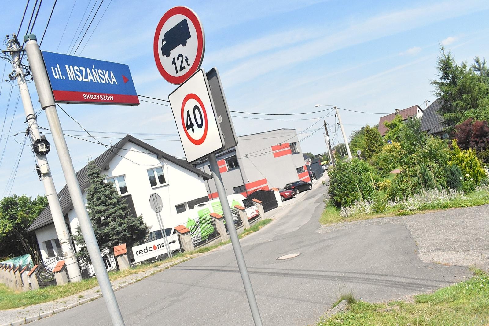 Zdjęcie w galerii na portalu naszwodzislaw.com: Przebudowa ulicy Mszańskiej coraz bliżej. Podpisano umowę z wykonawcą wiadomości z regionu