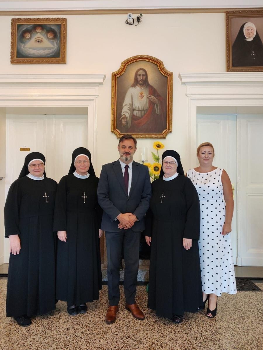 Zdjęcie w galerii na portalu naszwodzislaw.com: DPS w Wodzisławiu Śląskim z nową siostrą-dyrektor wiadomości z regionu