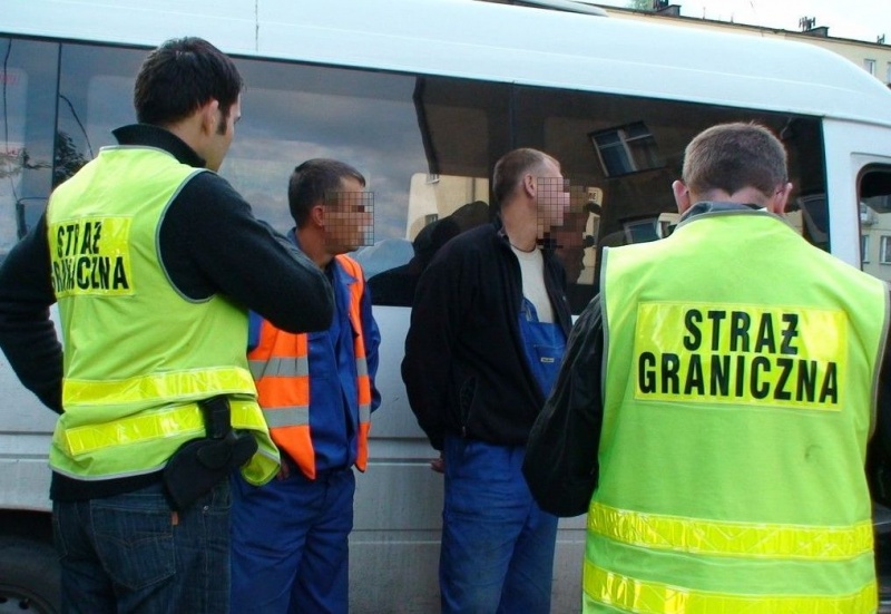 Zdjęcie w galerii na portalu naszwodzislaw.com: Nielegalnie zatrudniali obcokrajowców wiadomości z regionu