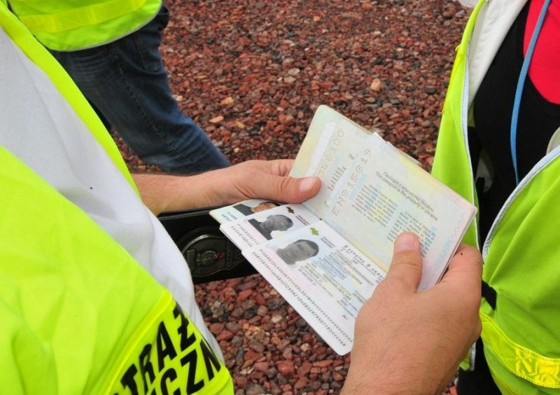 Zdjęcie w galerii na portalu naszwodzislaw.com: Nielegalnie zatrudniali obcokrajowców wiadomości z regionu