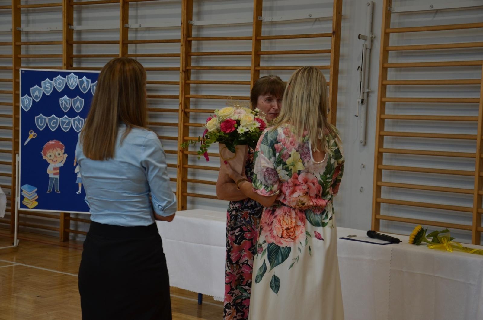 Zdjęcie w galerii na portalu naszwodzislaw.com: Nowy rok szkolny dla ponad tysiąca uczniów i przedszkolaków w Gminie Mszana wiadomości z regionu