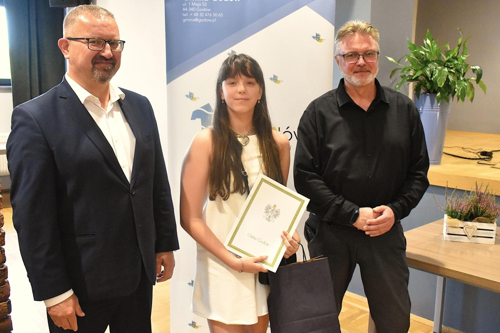 Zdjęcie w galerii na portalu naszwodzislaw.com: Poznajcie najlepszych uczniów i sportowców w Gminie Godów [FOTO] wiadomości z regionu