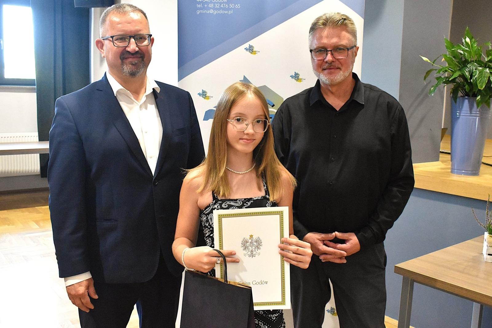 Zdjęcie w galerii na portalu naszwodzislaw.com: Poznajcie najlepszych uczniów i sportowców w Gminie Godów [FOTO] wiadomości z regionu