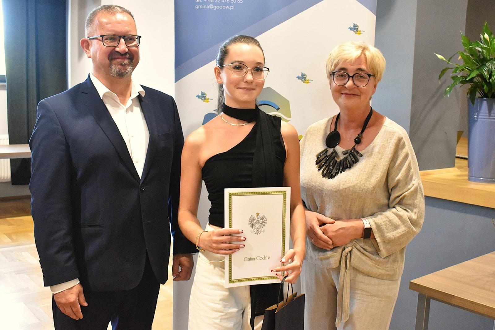 Zdjęcie w galerii na portalu naszwodzislaw.com: Poznajcie najlepszych uczniów i sportowców w Gminie Godów [FOTO] wiadomości z regionu