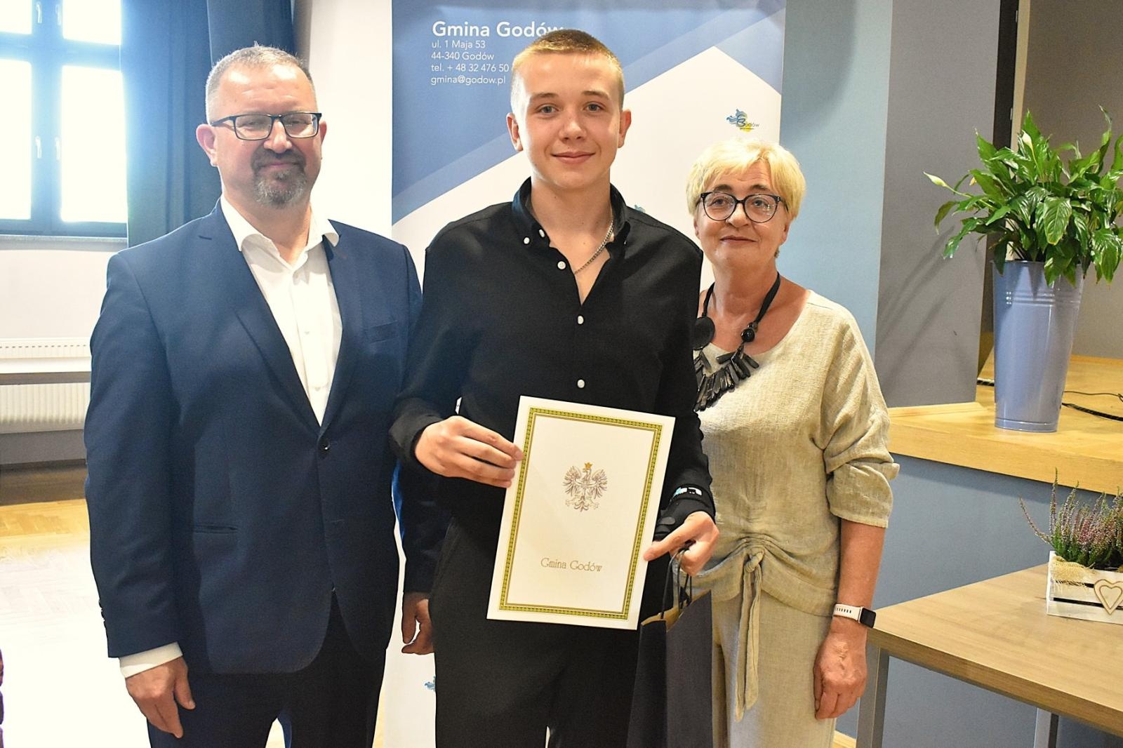 Zdjęcie w galerii na portalu naszwodzislaw.com: Poznajcie najlepszych uczniów i sportowców w Gminie Godów [FOTO] wiadomości z regionu