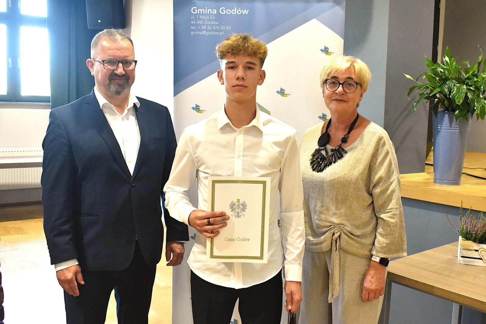 Zdjęcie w galerii na portalu naszwodzislaw.com: Poznajcie najlepszych uczniów i sportowców w Gminie Godów [FOTO] wiadomości z regionu