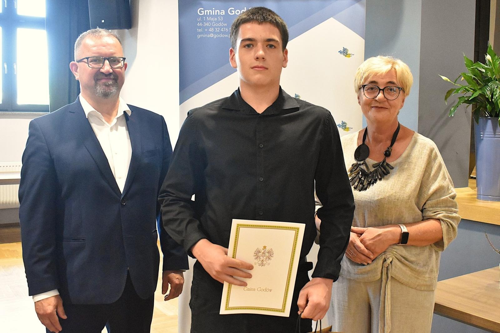 Zdjęcie w galerii na portalu naszwodzislaw.com: Poznajcie najlepszych uczniów i sportowców w Gminie Godów [FOTO] wiadomości z regionu