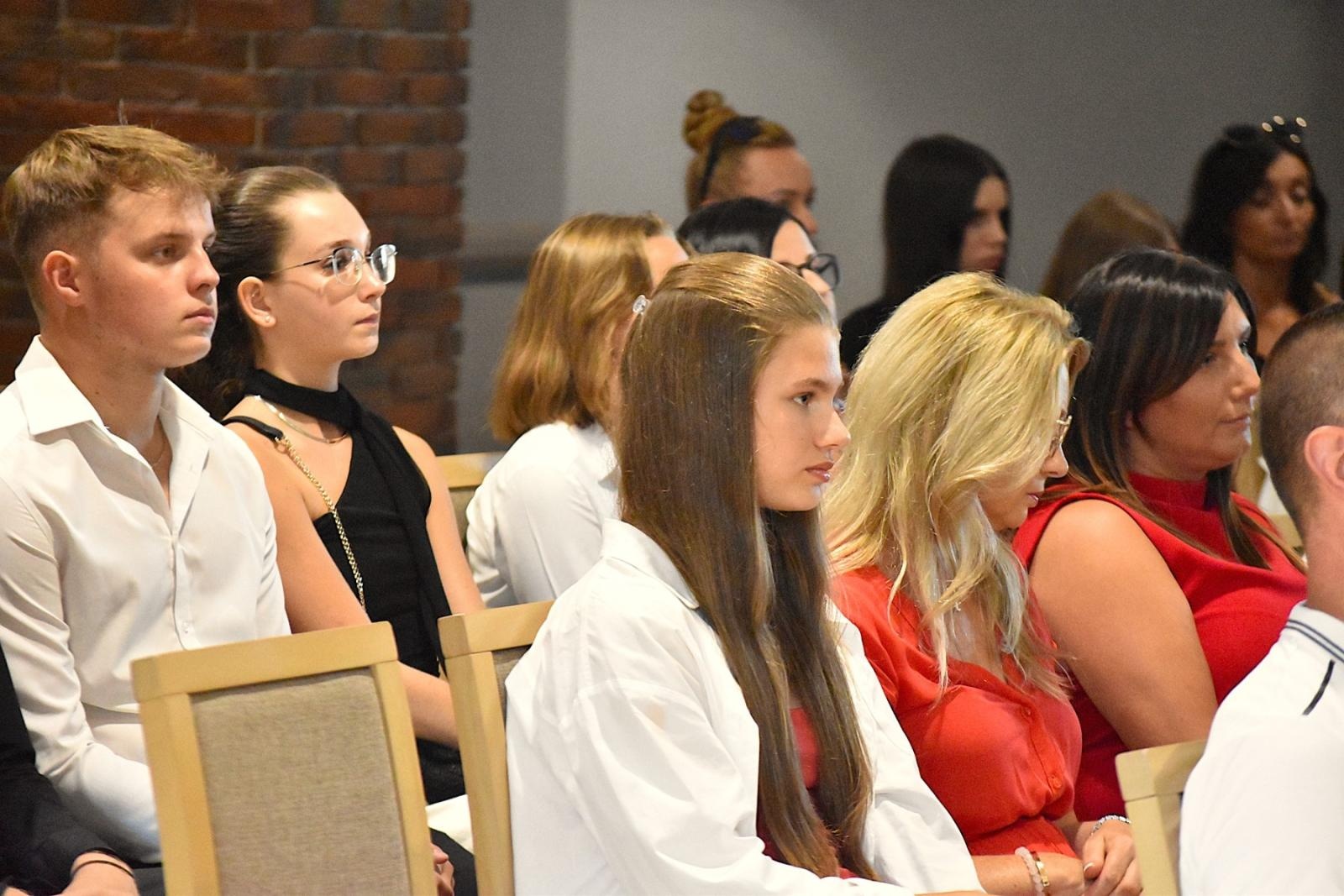 Zdjęcie w galerii na portalu naszwodzislaw.com: Poznajcie najlepszych uczniów i sportowców w Gminie Godów [FOTO] wiadomości z regionu