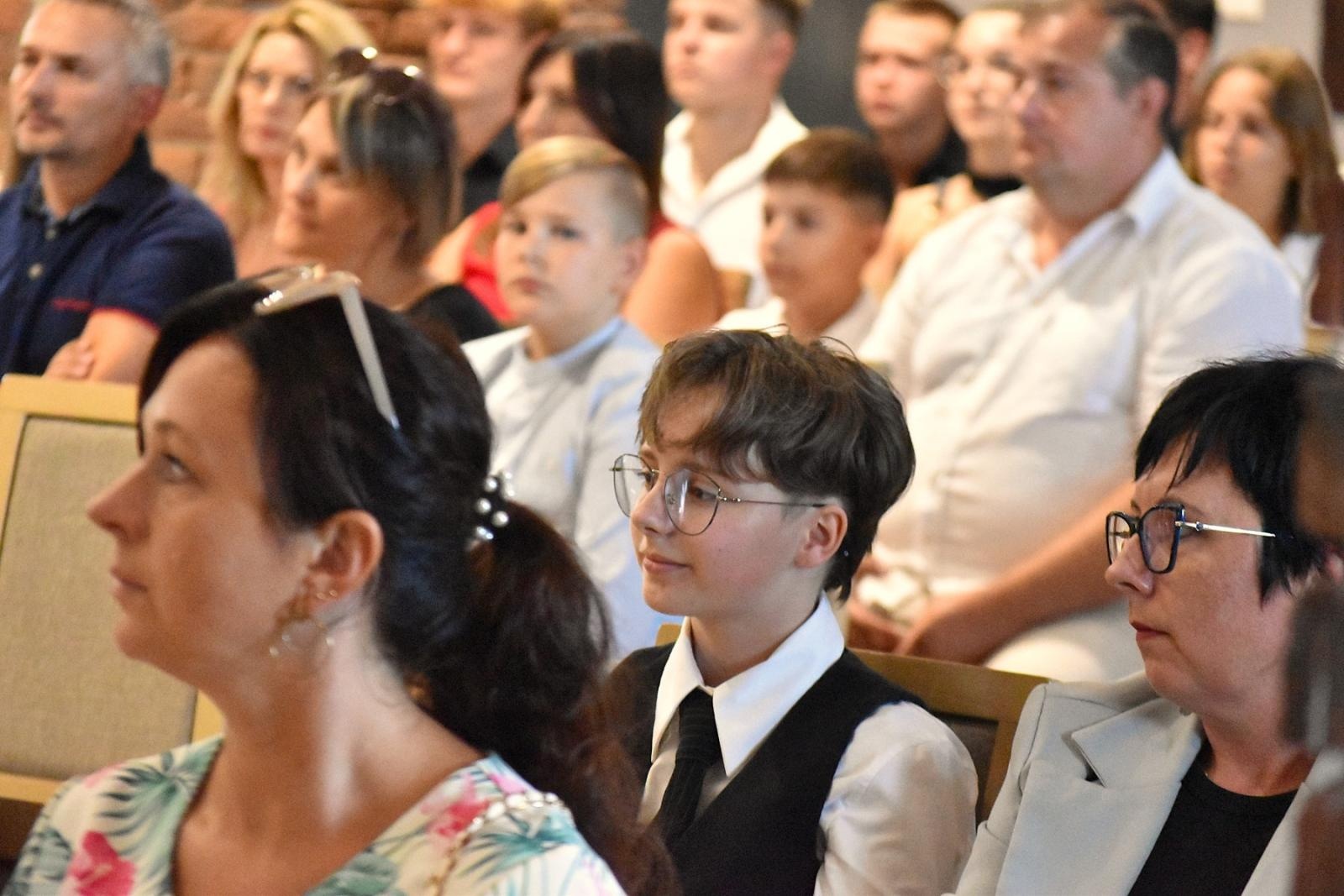 Zdjęcie w galerii na portalu naszwodzislaw.com: Poznajcie najlepszych uczniów i sportowców w Gminie Godów [FOTO] wiadomości z regionu