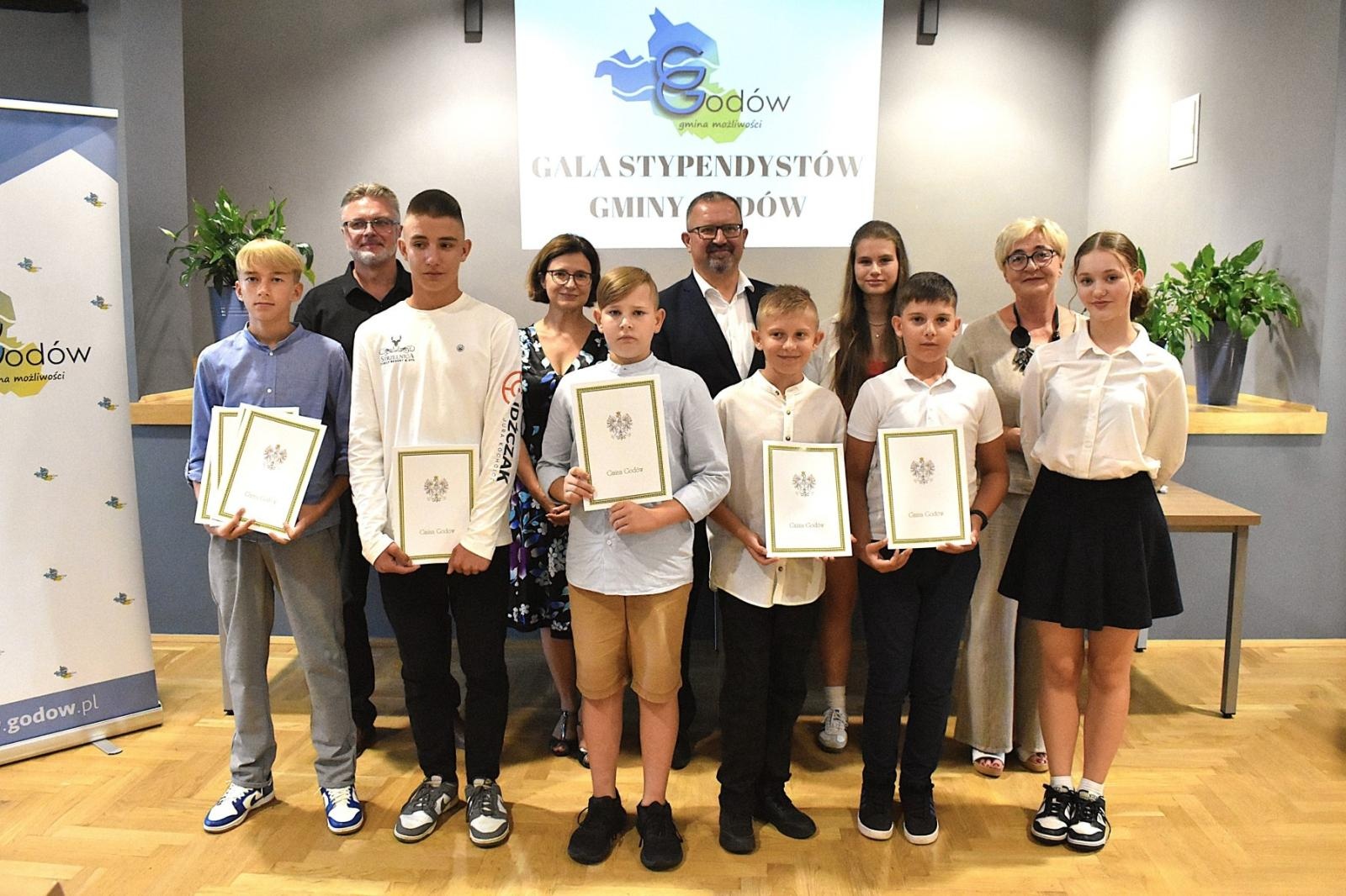 Zdjęcie w galerii na portalu naszwodzislaw.com: Poznajcie najlepszych uczniów i sportowców w Gminie Godów [FOTO] wiadomości z regionu