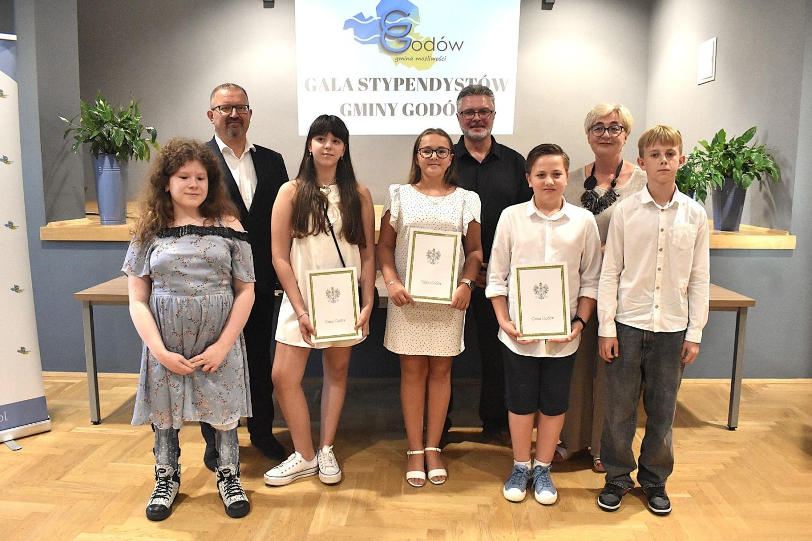 Zdjęcie w galerii na portalu naszwodzislaw.com: Poznajcie najlepszych uczniów i sportowców w Gminie Godów [FOTO] wiadomości z regionu