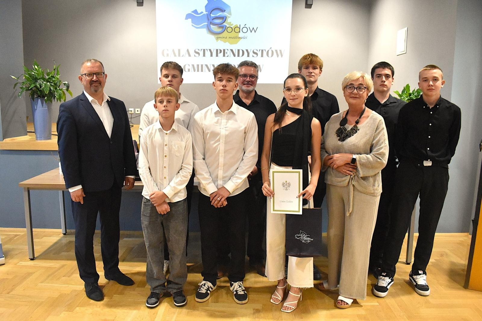 Zdjęcie w galerii na portalu naszwodzislaw.com: Poznajcie najlepszych uczniów i sportowców w Gminie Godów [FOTO] wiadomości z regionu